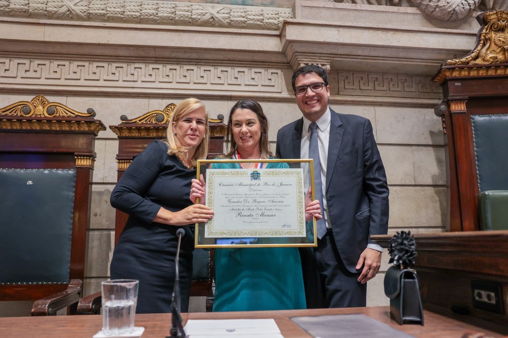 Renata Mansur Faz História e Recebe Medalha Pedro Ernesto 