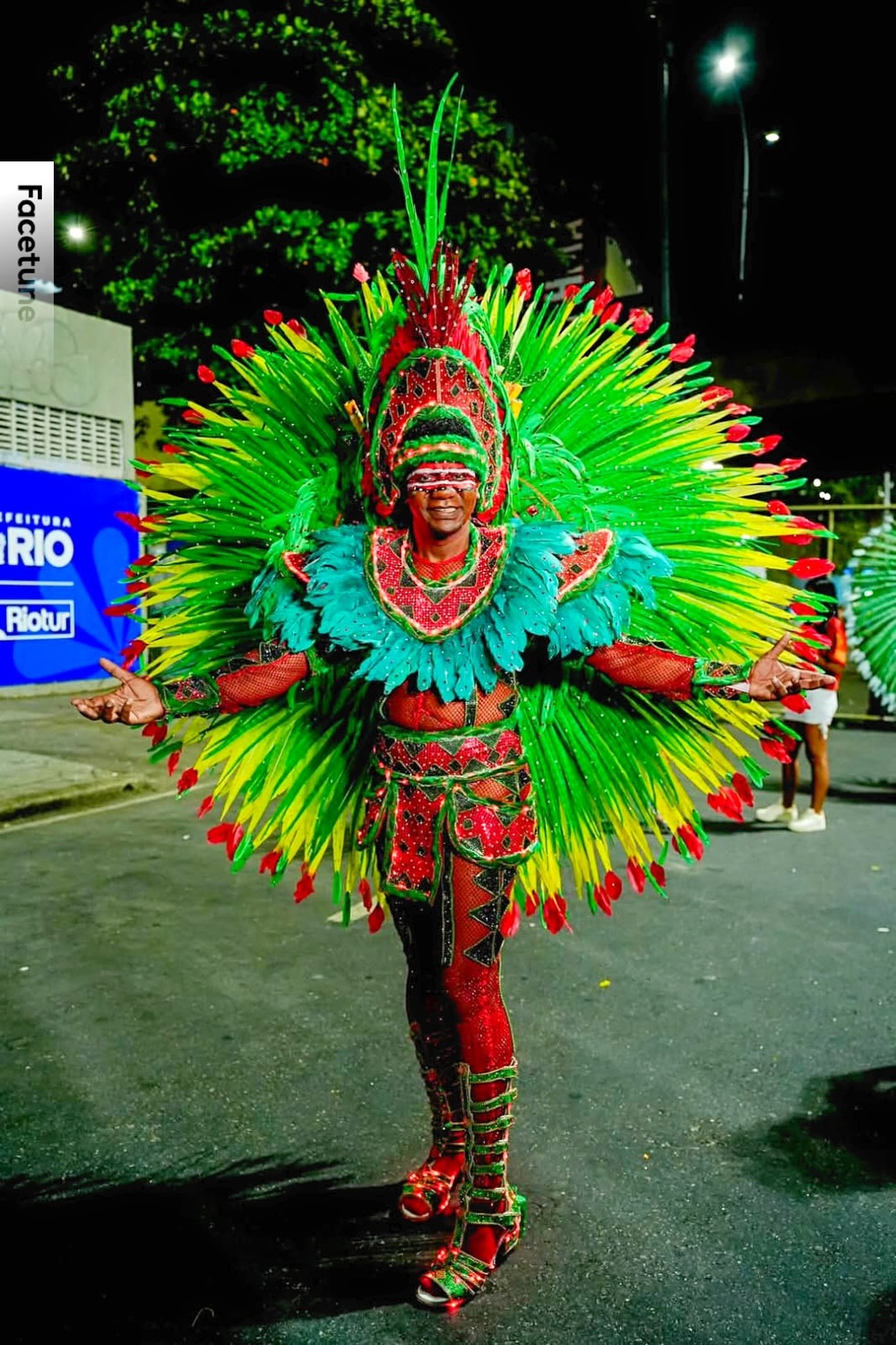 Igor Almeida e sua maratona de Carnaval: uma celebração inesquecível.