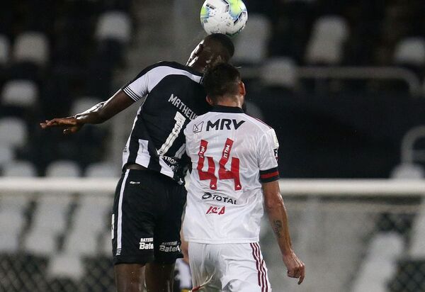 Flamengo encara o Botafogo na disputa pela liderança do Carioca, leia: 