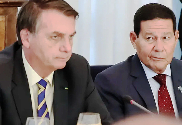 Mourão desafia Bolsonaro e garante eleições em 2022