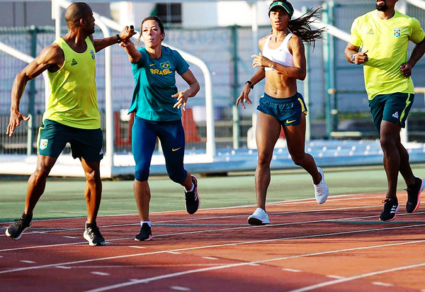 Atletismo chega ao Japão e realiza primeiro treino em Saitama