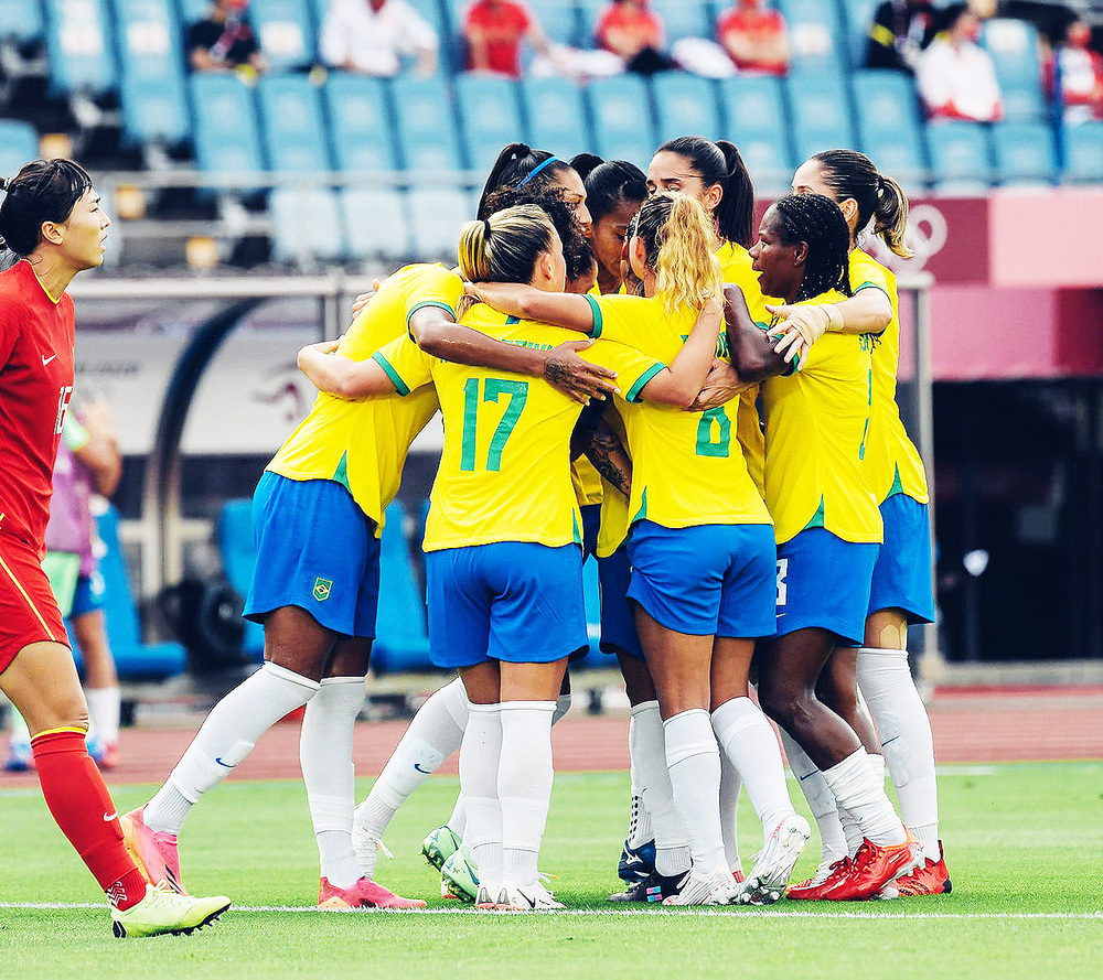 Meninas do Brasil goleiam a China por 5 a 0 na estreia
