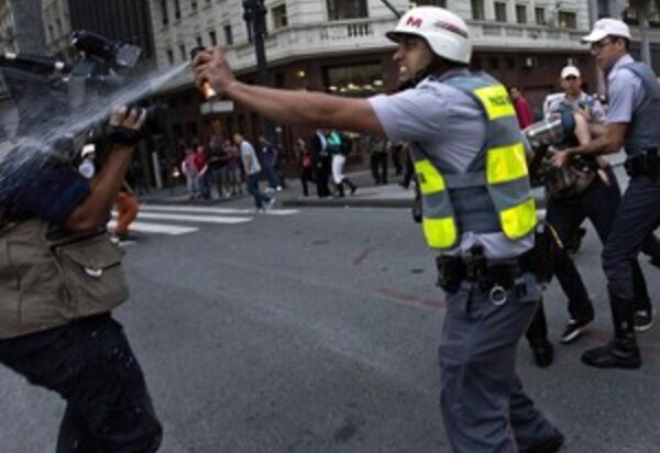 Justiça nega proibir a polícia de usar gás lacrimogêneo e balas de borracha em manifestações