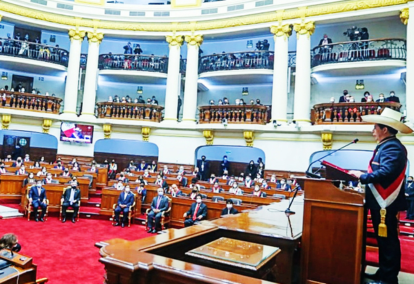 Castillo toma posse no Peru: ‘desta vez, um governo do povo, com o povo e para o povo’