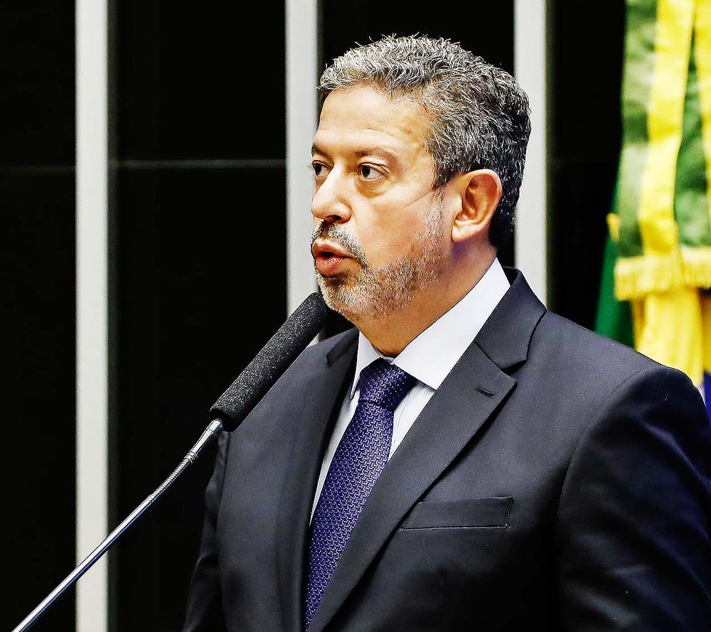 Discutir voto impresso ‘é perda de tempo’, diz Arthur Lira