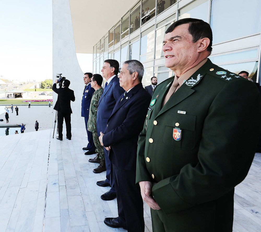 Barroso e a síndrome dos reféns dos militares