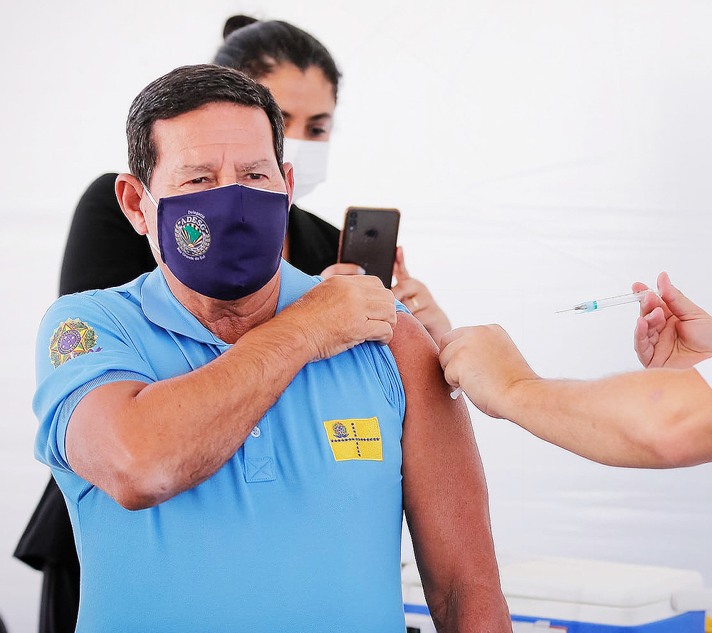 Mourão apoia ação da PF e se descola ainda mais de Bolsonaro