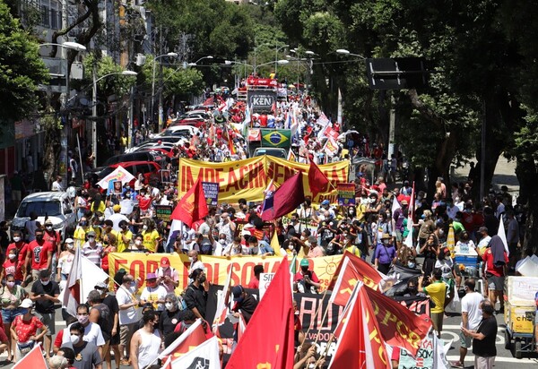 Entre tapas e beijos segue o 7 de setembro 