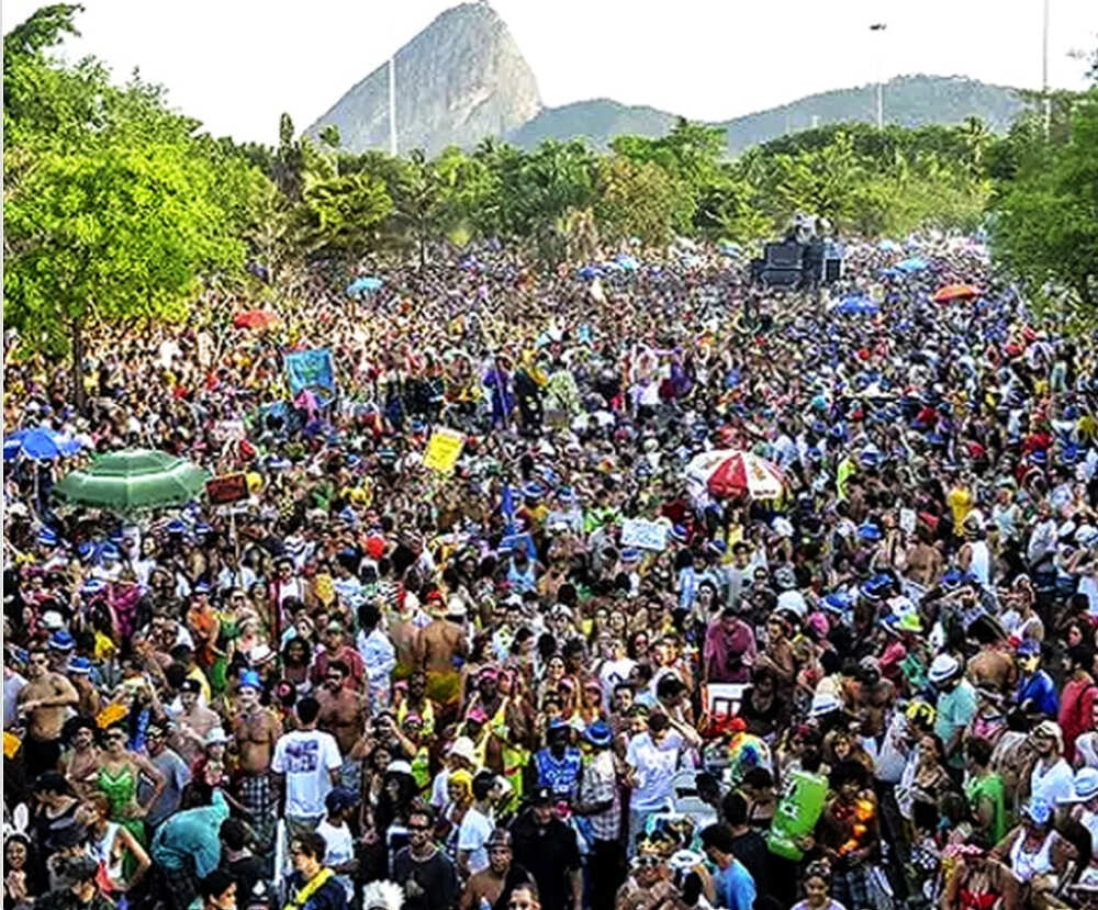 Carnaval seguro no Rio exige cobertura vacinal de 80%, diz relatório