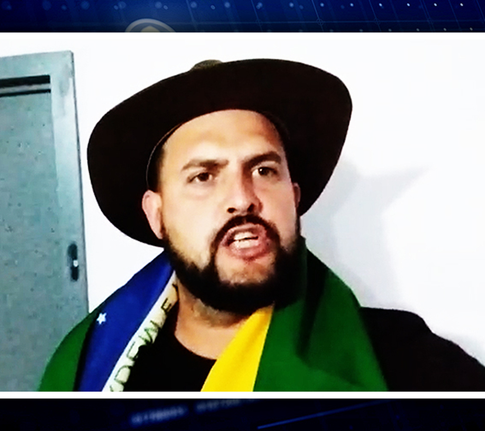 Após gravar vídeo, Zé Trovão se entrega e está na PF em Santa Catarina