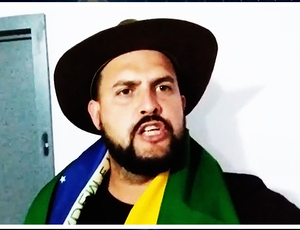 Após gravar vídeo, Zé Trovão se entrega e está na PF em Santa Catarina
