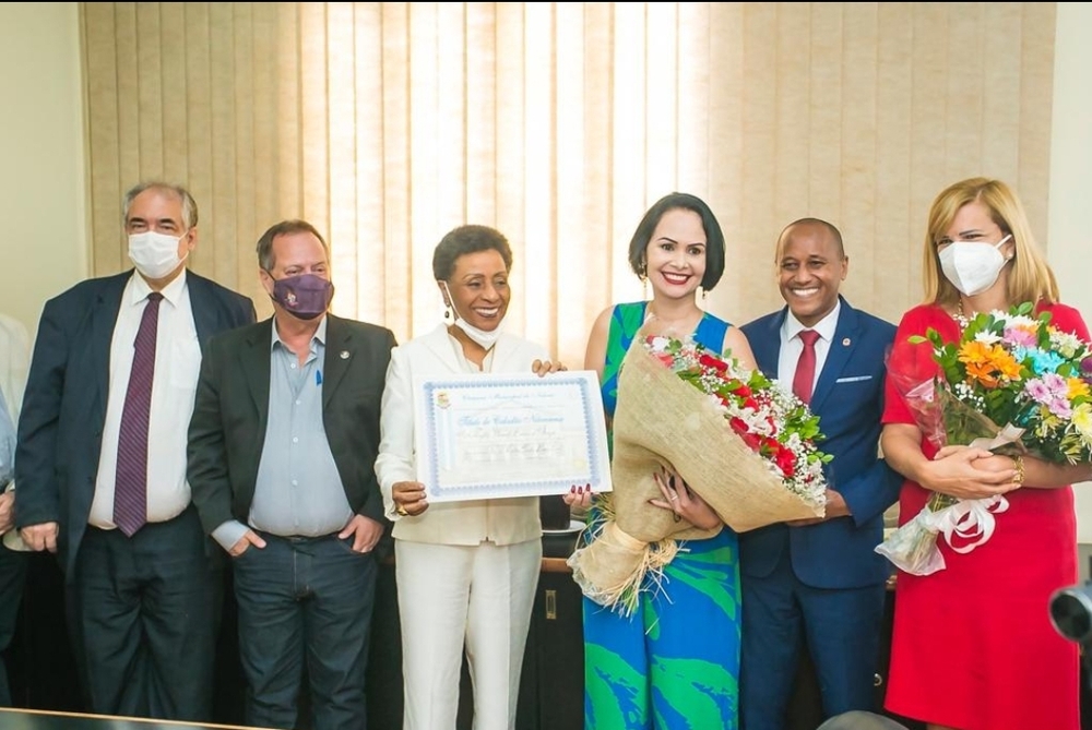 Thaylla de Souza, recebe título de cidadã  Niteroiense