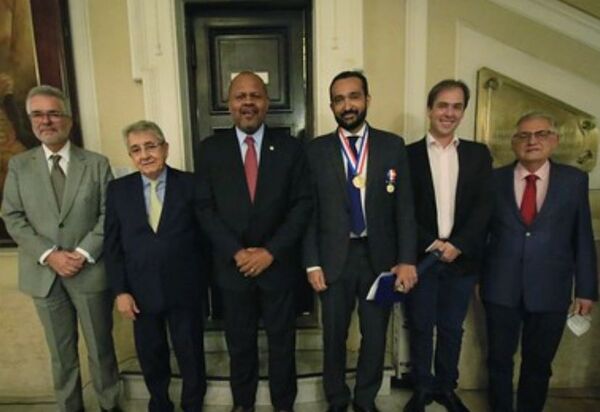 Ex Procurador Geral do Rio no governo Crivella, recebe medalha Pedro Ernesto