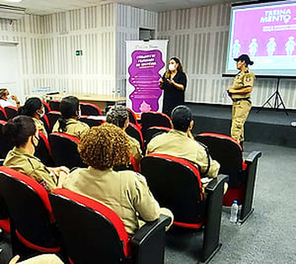 Niterói capacita agentes para atender mulheres vítimas de violência