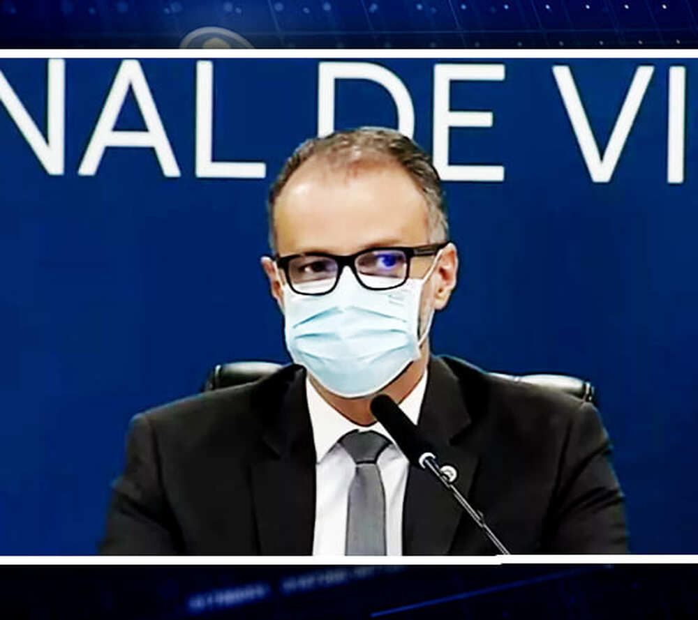 Diretor da Anvisa rebate Bolsonaro sobre vacinação infantil e cobra retratação do governo