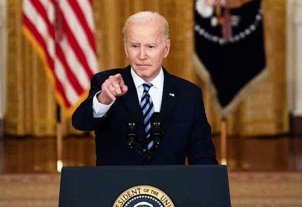 Biden anuncia sanções e condena Putin por ataque à Ucrânia