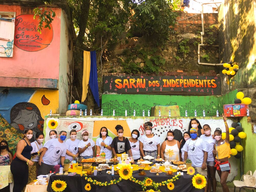 Desfile na passarela na Rocinha marca o mês da mulher com histórias Inspiradoras de sobrevivência na vulnerabilidade 