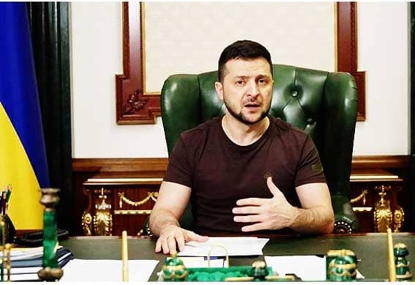 “Democrata”, Zelensky proíbe partidos de esquerda e opositores, mas mantém aliados neonazistas