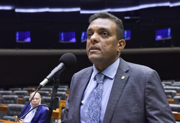 Deputado Otoni de Paula entra com representação no CNJ contra juiz que bloqueou sua conta-salário