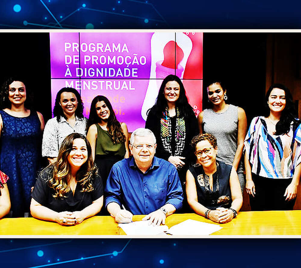 Prefeito de Niterói assina decreto que regulamenta o Programa de Promoção à Dignidade Menstrual