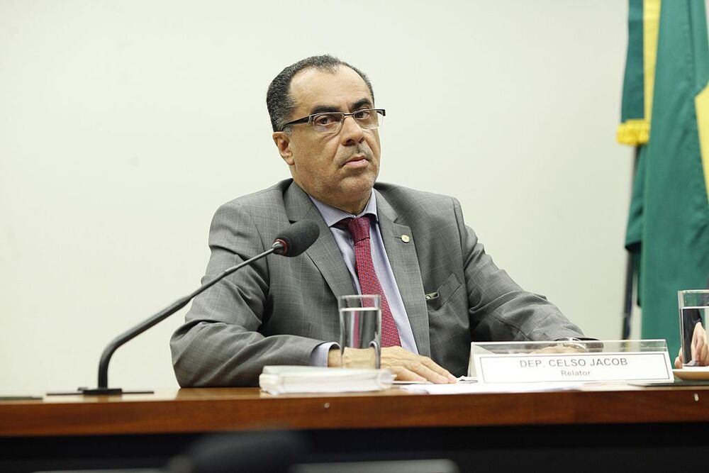 Justiça do Rio condena ex-prefeito de Três Rios por publicar lei “alterada”