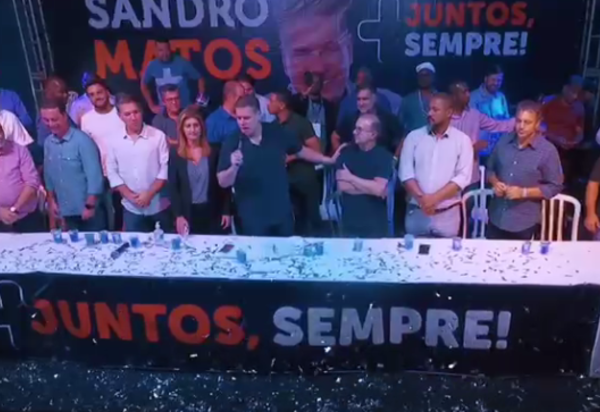 Lançamento de pré-campanha em clube de  São João de Meriti mostra força de Sandro Matos