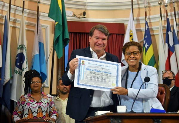 Ricardo Lodi recebe título de cidadão niteroiense