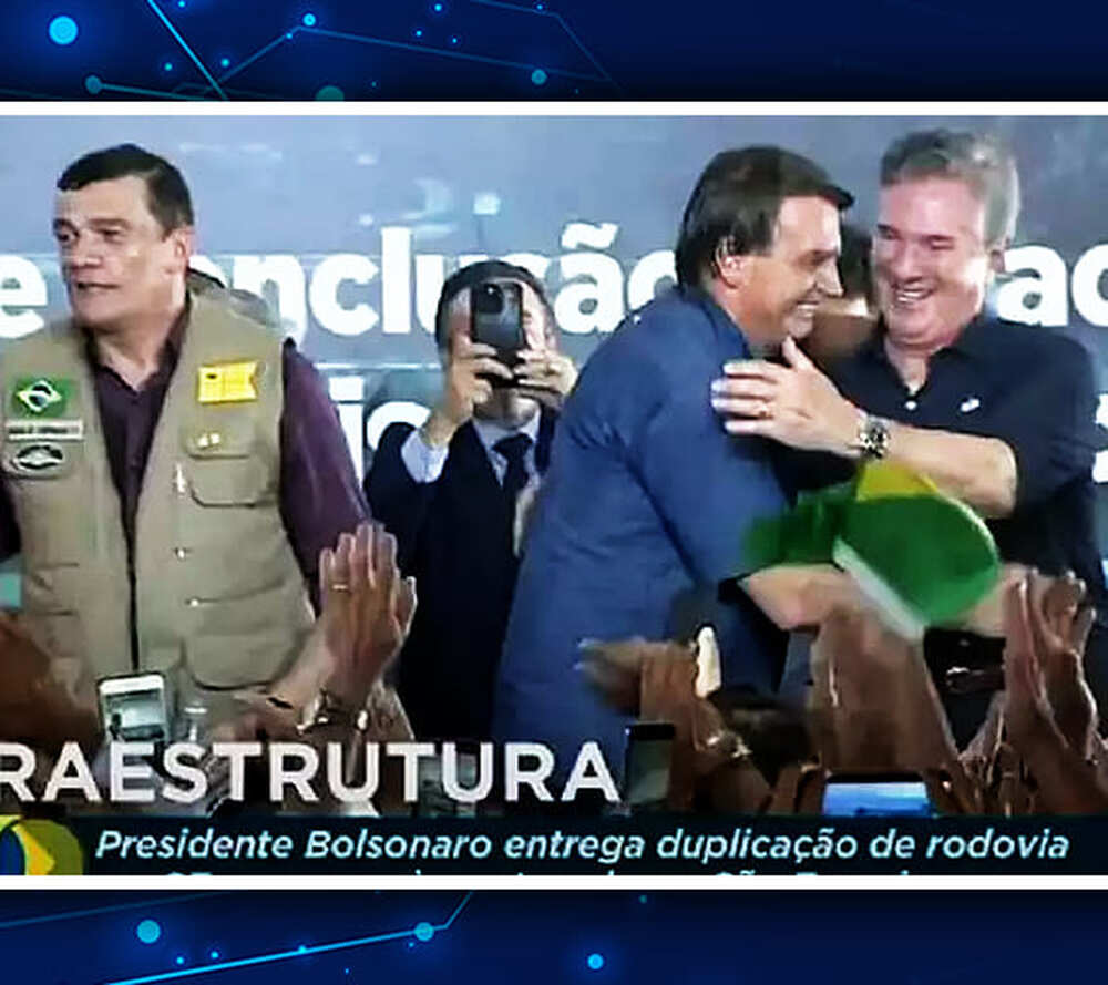 Ao lado de Collor, aliado ao Centrão e ao Exército, Bolsonaro diz que acabou com a ‘velha política’