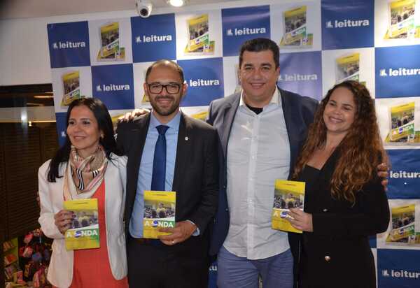 Léo Rodrigues lança livro a Onda no RJ