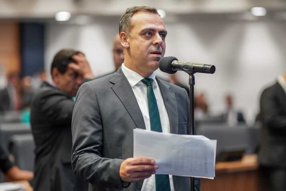 Alerj aprova projeto que viabiliza a equiparação salarial para servidores da Faetec