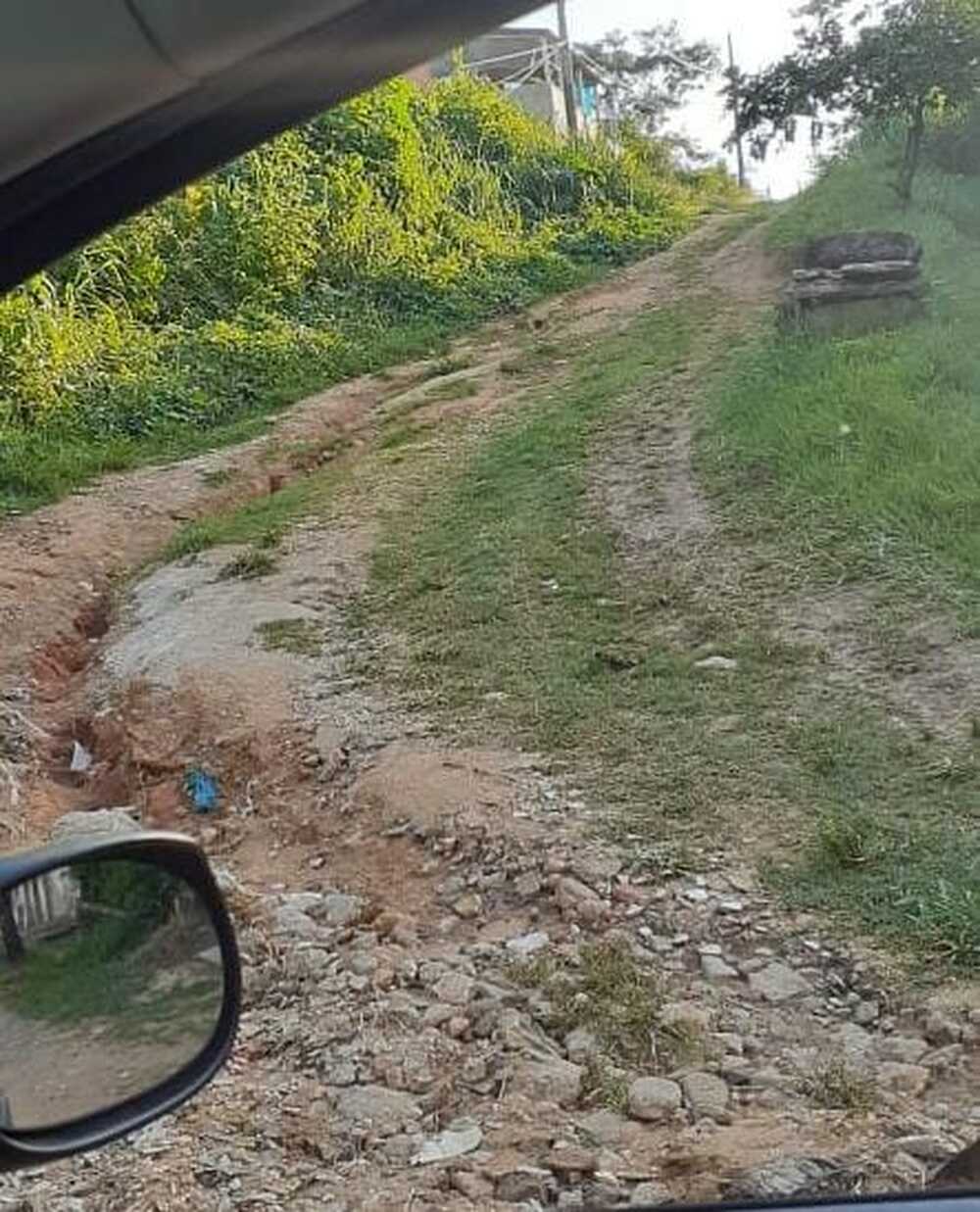 Moradores de Nova Iguaçu denunciam problemas em ruas do bairro de cabuçu