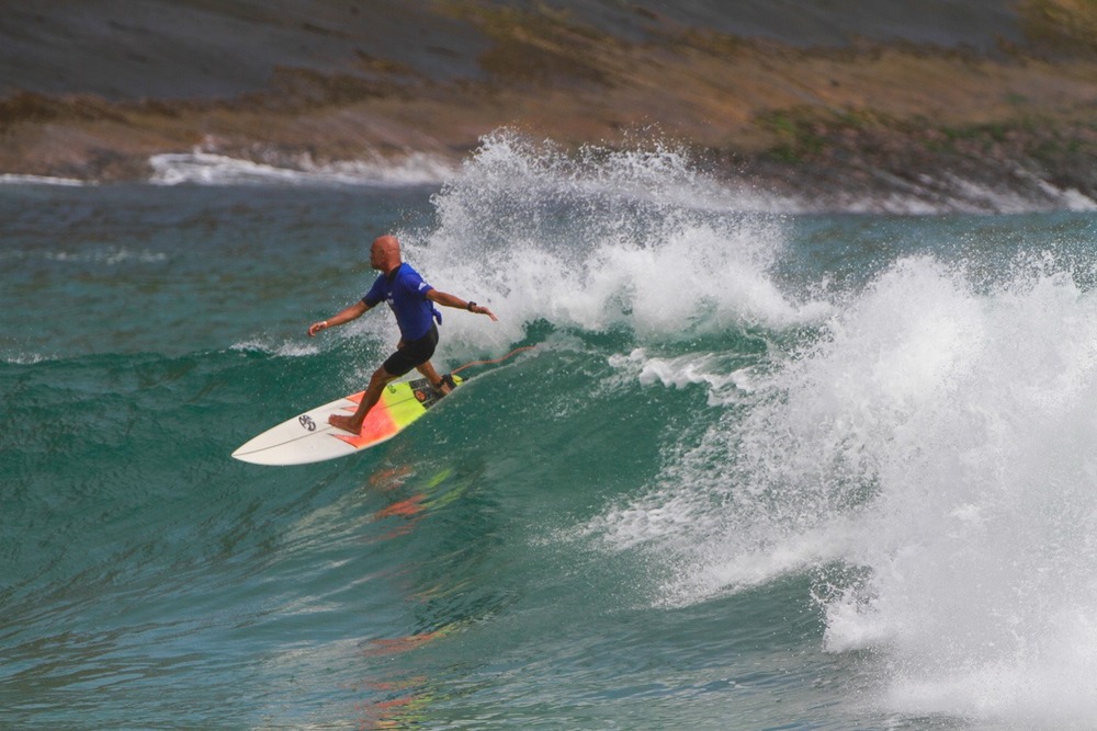 Lendas do surfe dão show no final do CBSurf Itacoatiara Master