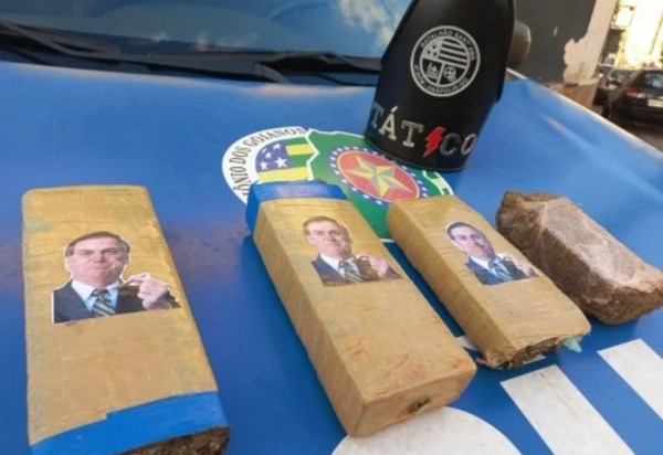 Traficantes usam fotos de Bolsonaro e vira meme nas redes sociais, Bolsoconha ou Maconharo? 