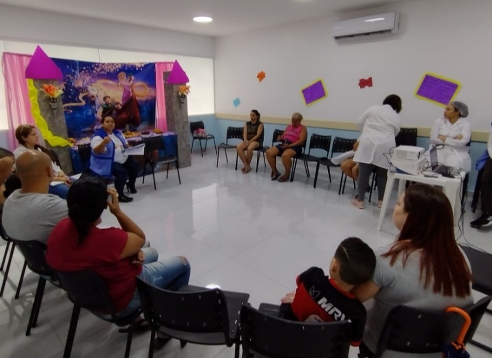 Clínica da Família Cosmorama tem encontro com pais de autistas