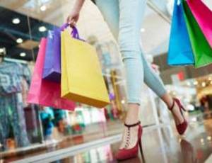 13º salário deve elevar fluxo de consumidores em 30% nas lojas de shoppings, diz ALSHOP