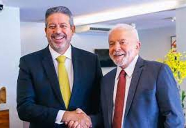 POLÍTICA: Lula e Arthur Lira com apoio do PL confirmam acordo para à reeleição na Câmara