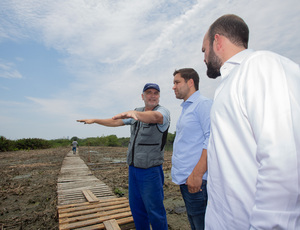 Iguá recebe Vice-Governador eleito do Rio para apresentar projeto de revitalização do Complexo Lagunar e realizar plantio na Lagoa do Camorim