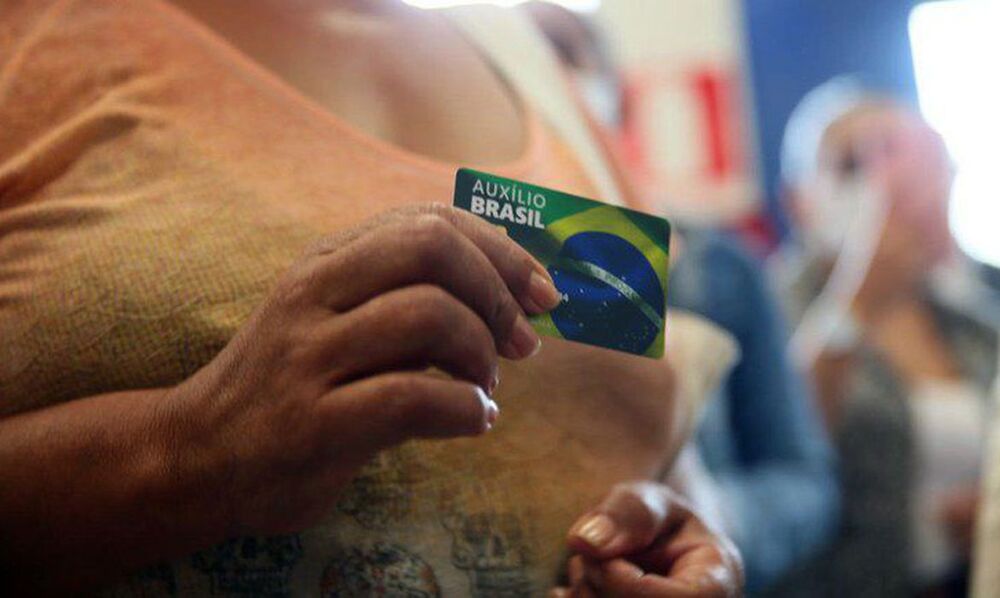 Divulgado calendário de pagamentos do Auxílio Brasil para 2023