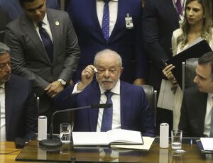 Livro de posse e faixa presidencial que Lula usou são oficiais
