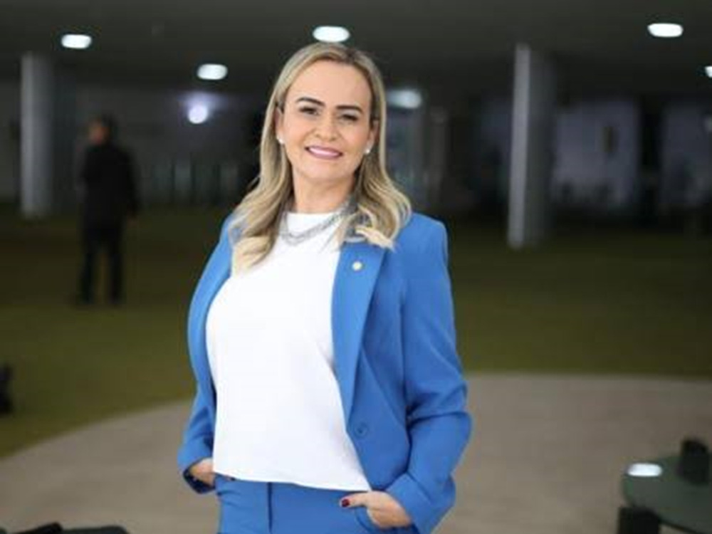 Irmã da ministra do Turismo, recebeu carro em troca de favor a empresa com sede no Rio de Janeiro