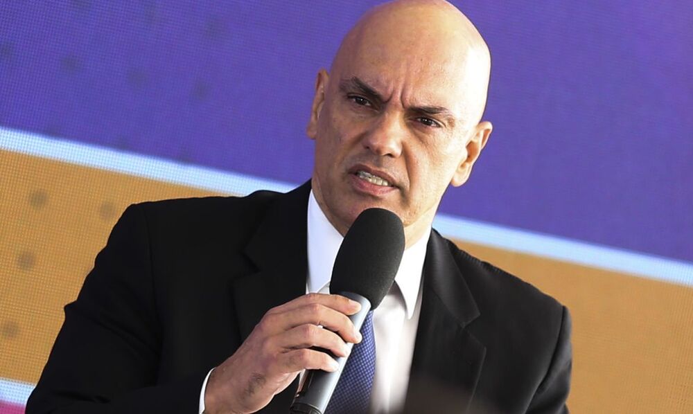 Quem financiou e incentivou atos golpistas será punido, diz Moraes 