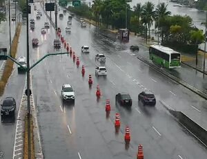 Prefeito do Rio pede que população evite circular sob chuvas fortes